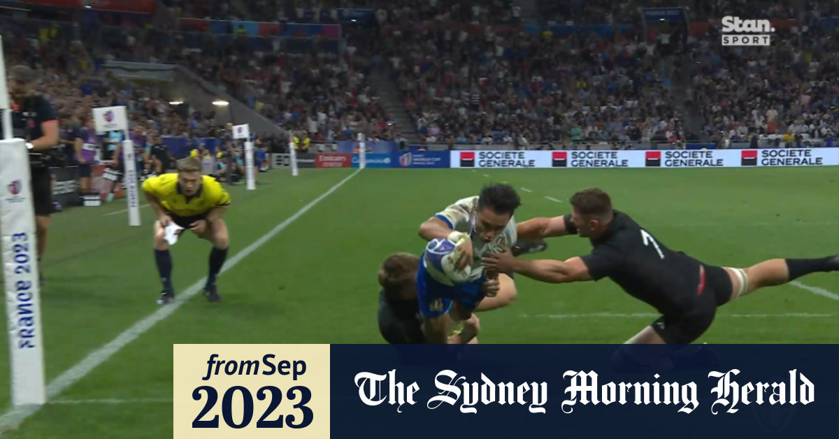 Video Italy finally score first try against All Blacks